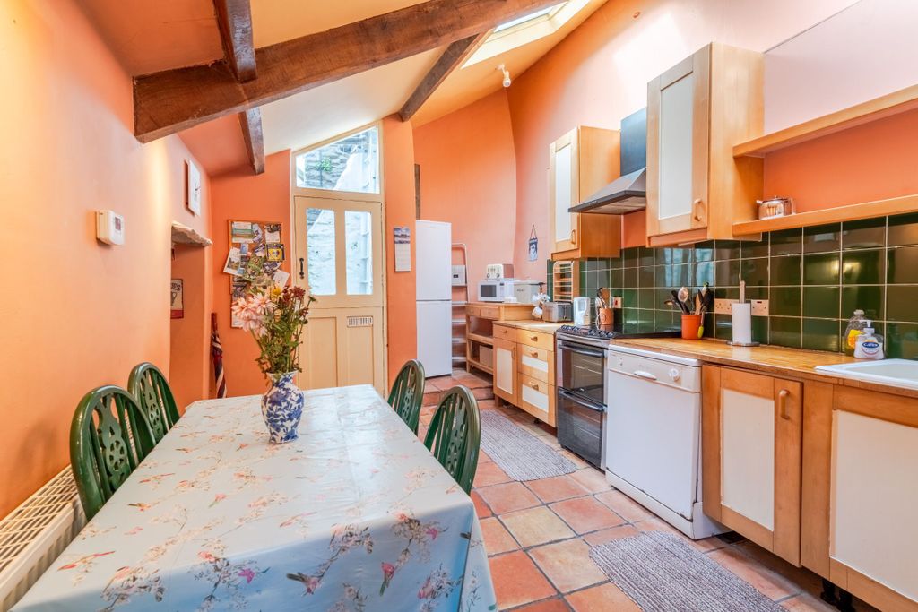 Property photo 2 of 23