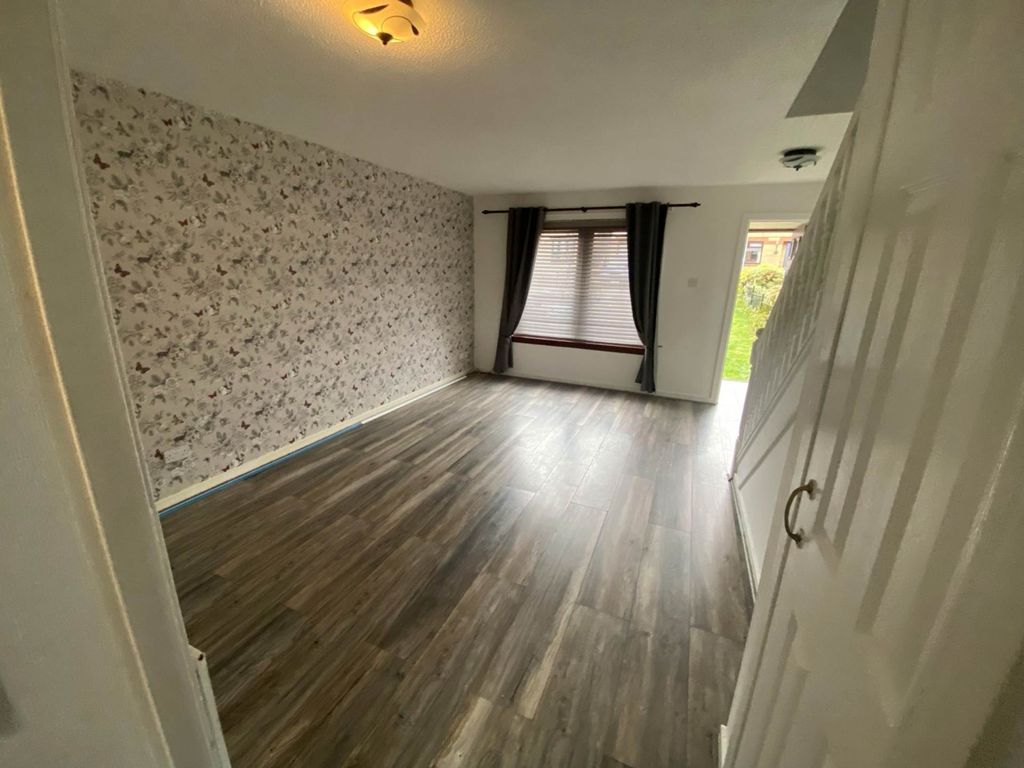 Property photo 3 of 33