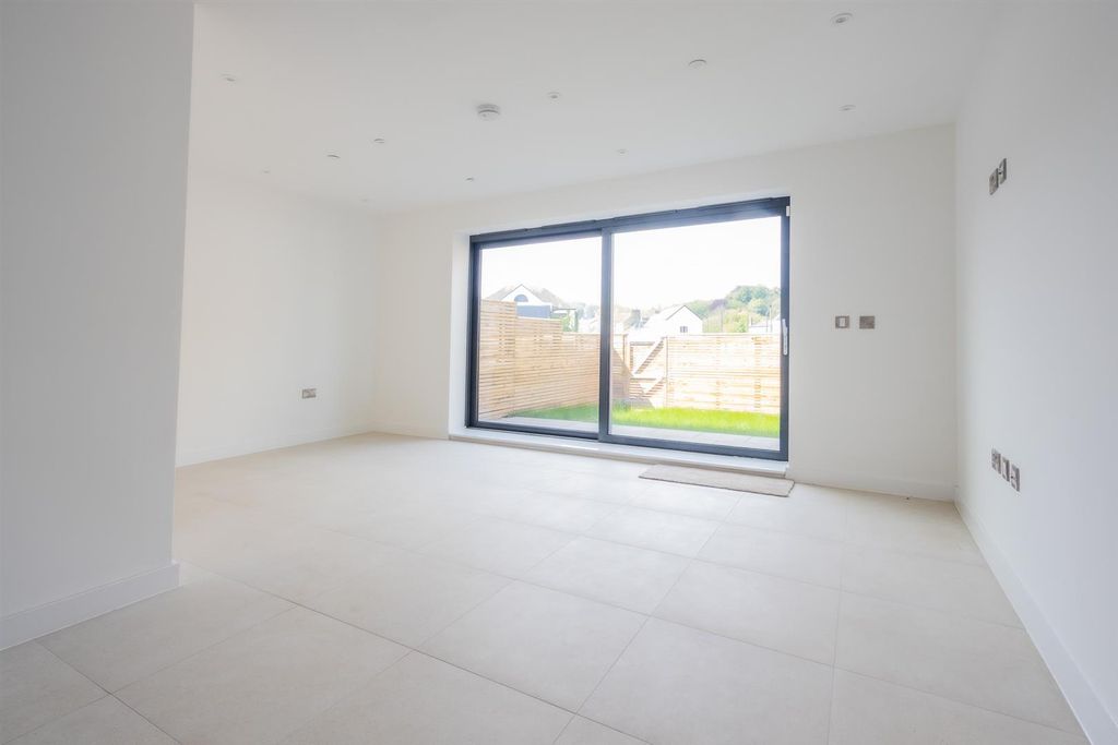 Additional image 7 of 4 bed town house for saleSevern Gardens, Chepstow, Chepstow NP16