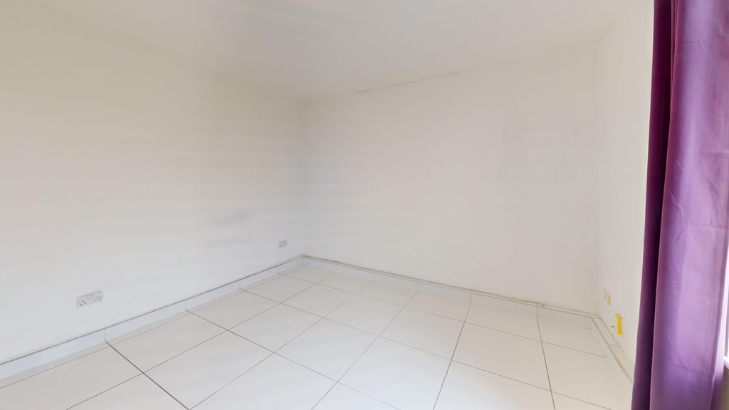 Property photo 3 of 12 Image