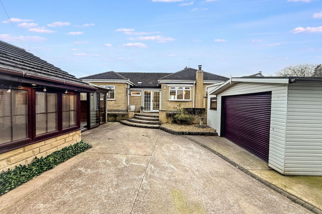 Property photo 1 of 44