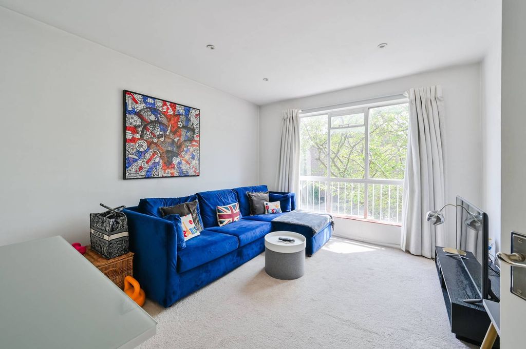 Property photo 1 of 9
