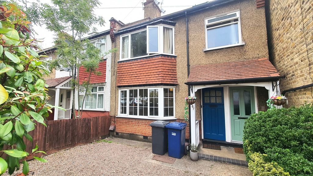 Property photo 1 of 13 One Bedroom Garden Maisonette