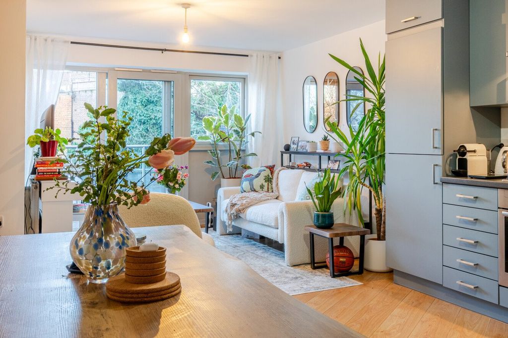 Property photo 2 of 14 Picture No. 19