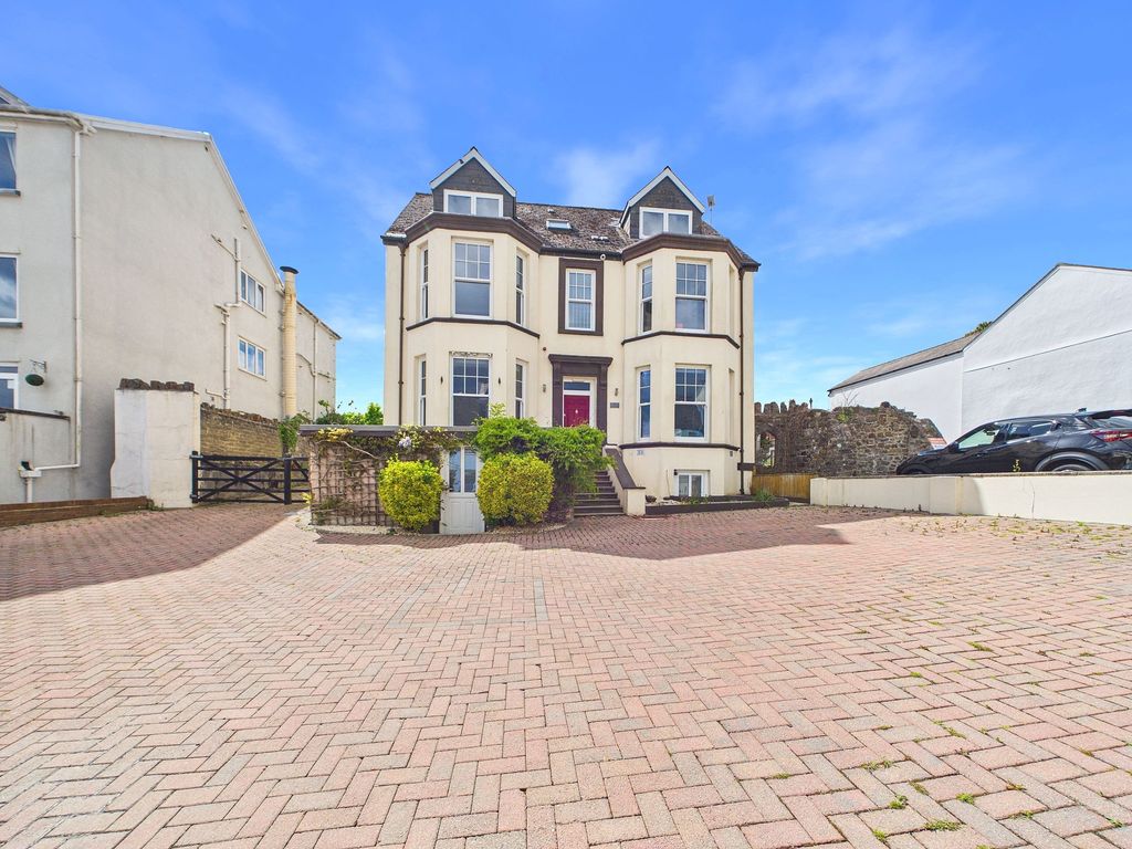 Property photo 1 of 30