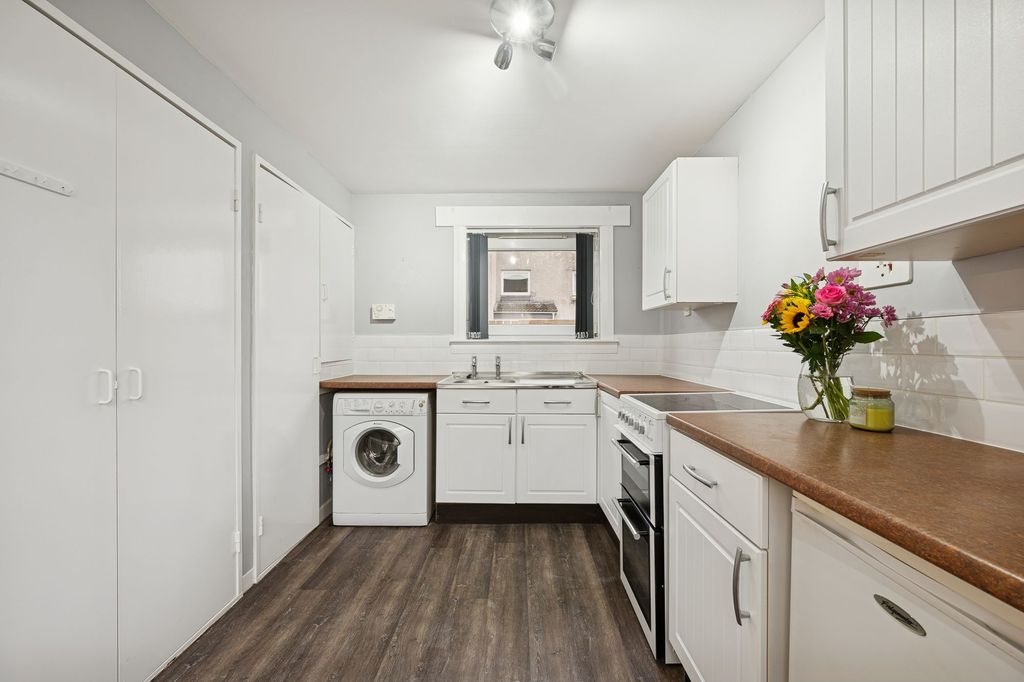 Property photo 2 of 22 Kitchen