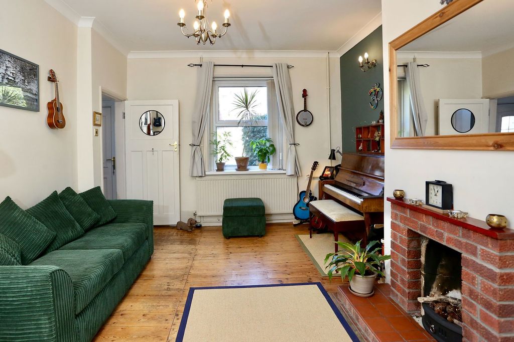 Property photo 3 of 24