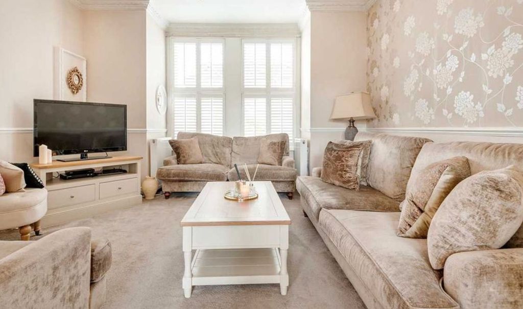 Additional image 5 of 4 bed flat to rentQuebec Road, Ilford IG1