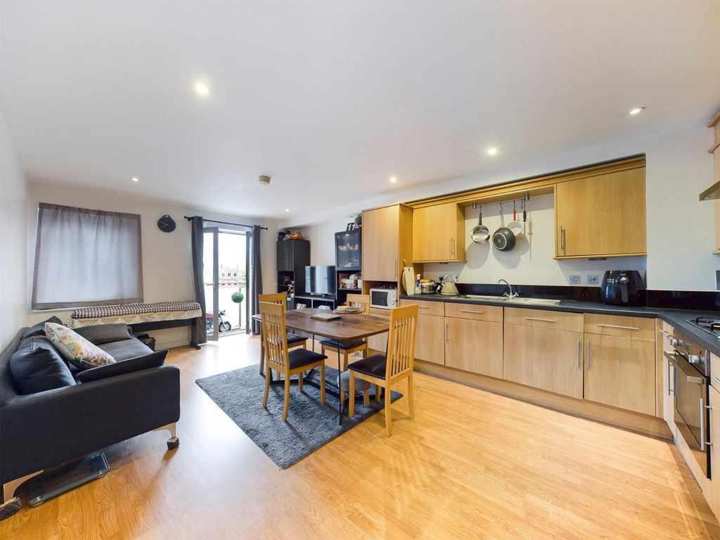 Property photo 2 of 8 Reception/Kitchen