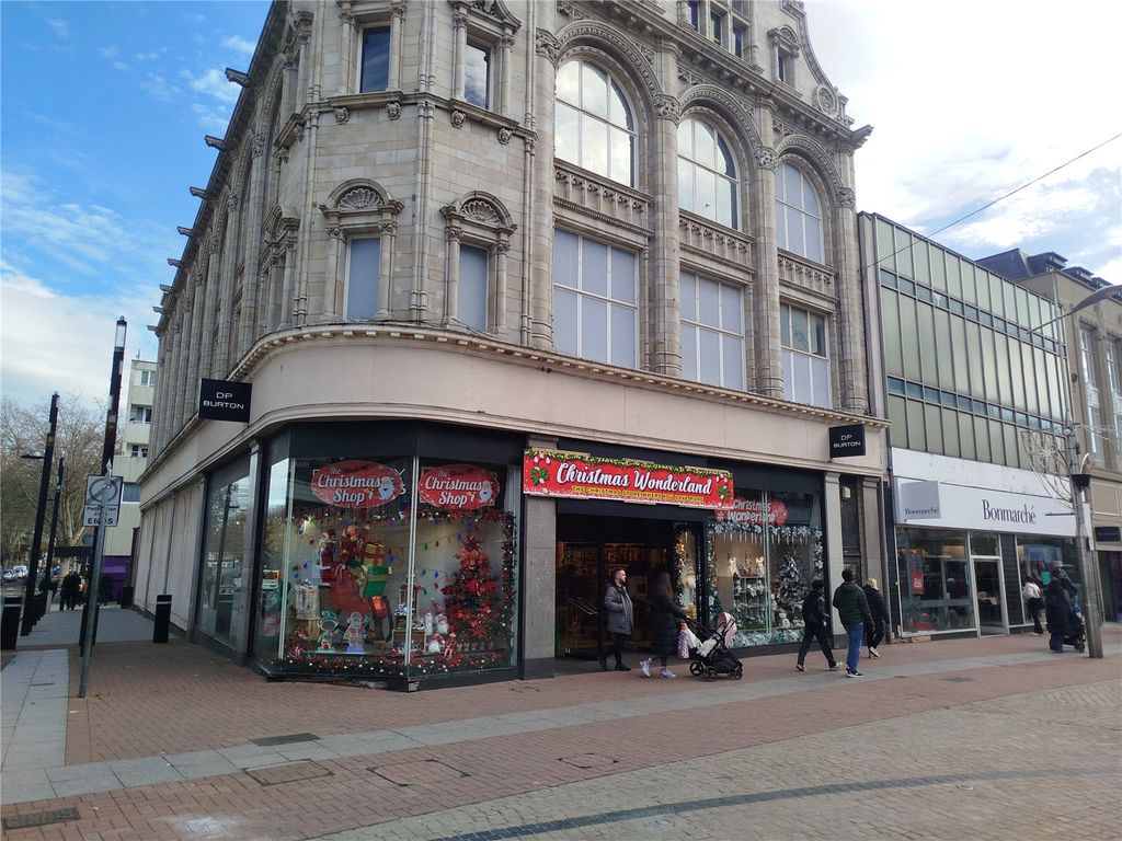 Property photo 3 of 8 Picture No. 17