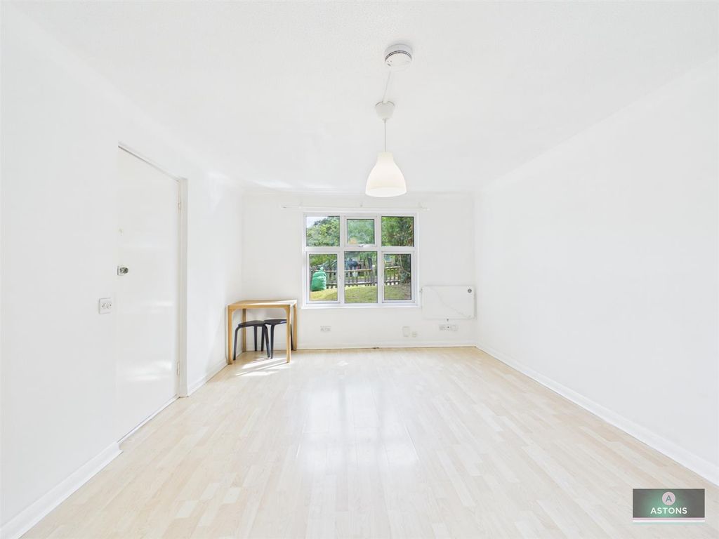 Property photo 2 of 8 Cam02067G0-Pr0303-Still001.Jpg