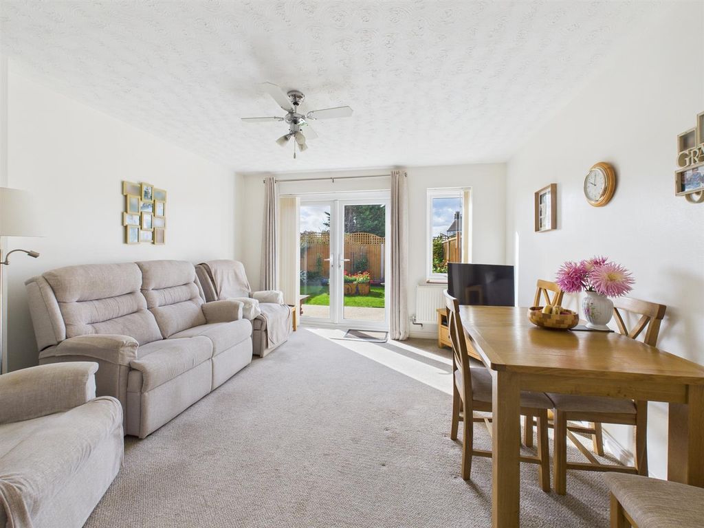 Property photo 3 of 17 Cam04116G0-Pr0258-Still010.Jpg