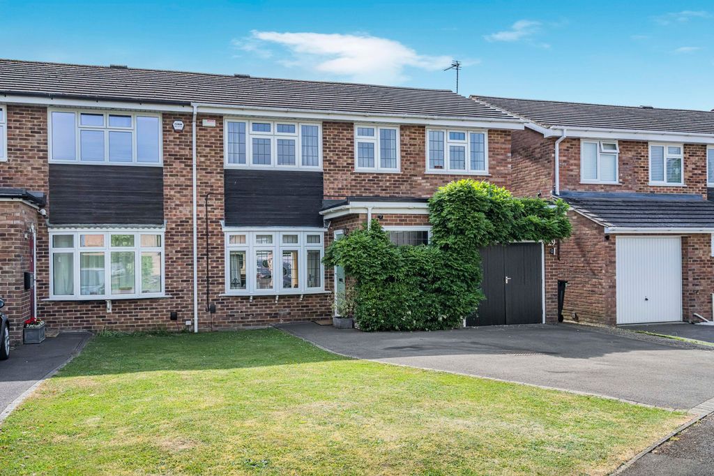 Property photo 1 of 27