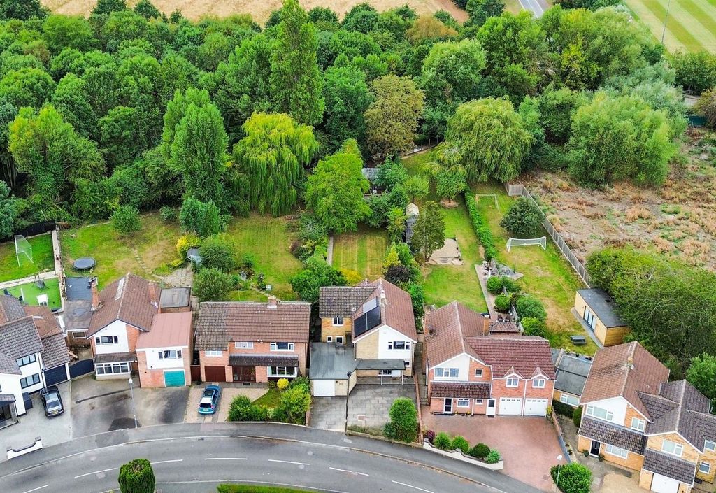 Property photo 2 of 21