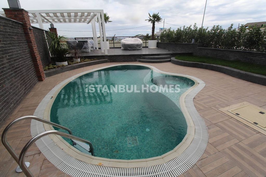 Property photo 2 of 45