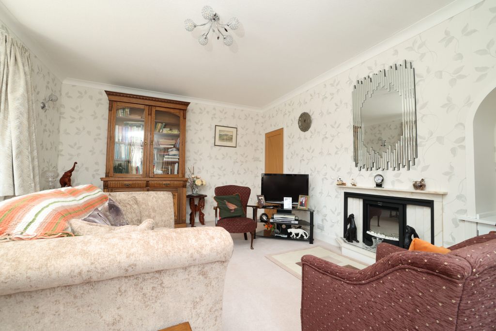 Property photo 3 of 37