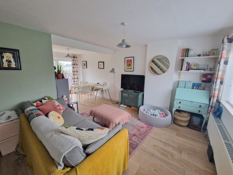 Property photo 2 of 8