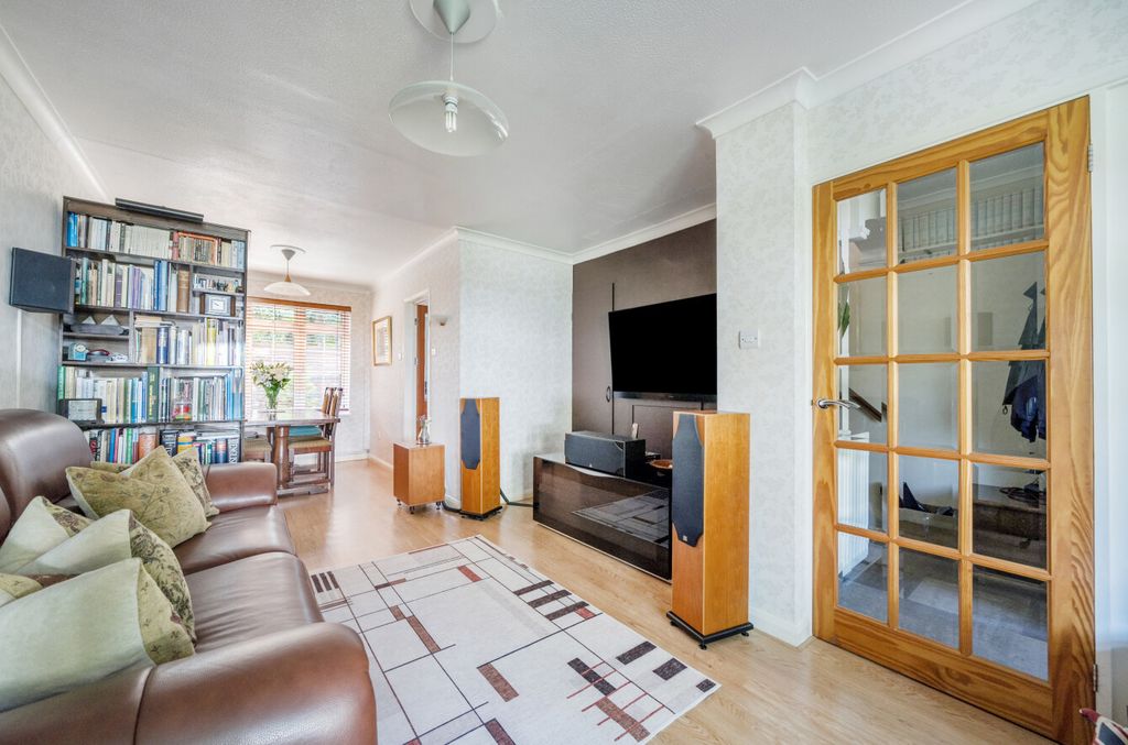 Property photo 3 of 17 1311878-8-68527d6...