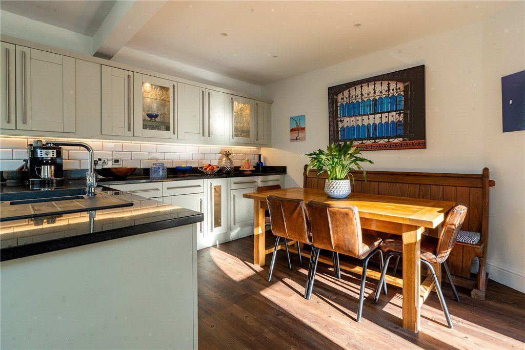 Property photo 3 of 29 Dining Area