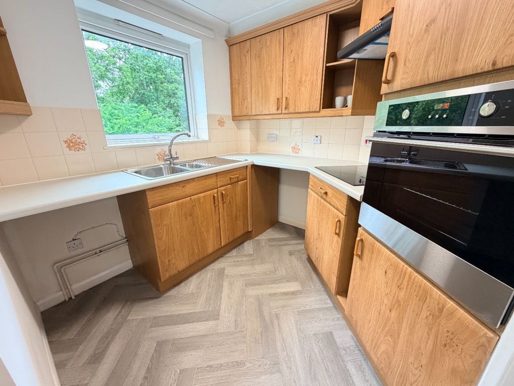 Property photo 3 of 13 5150983