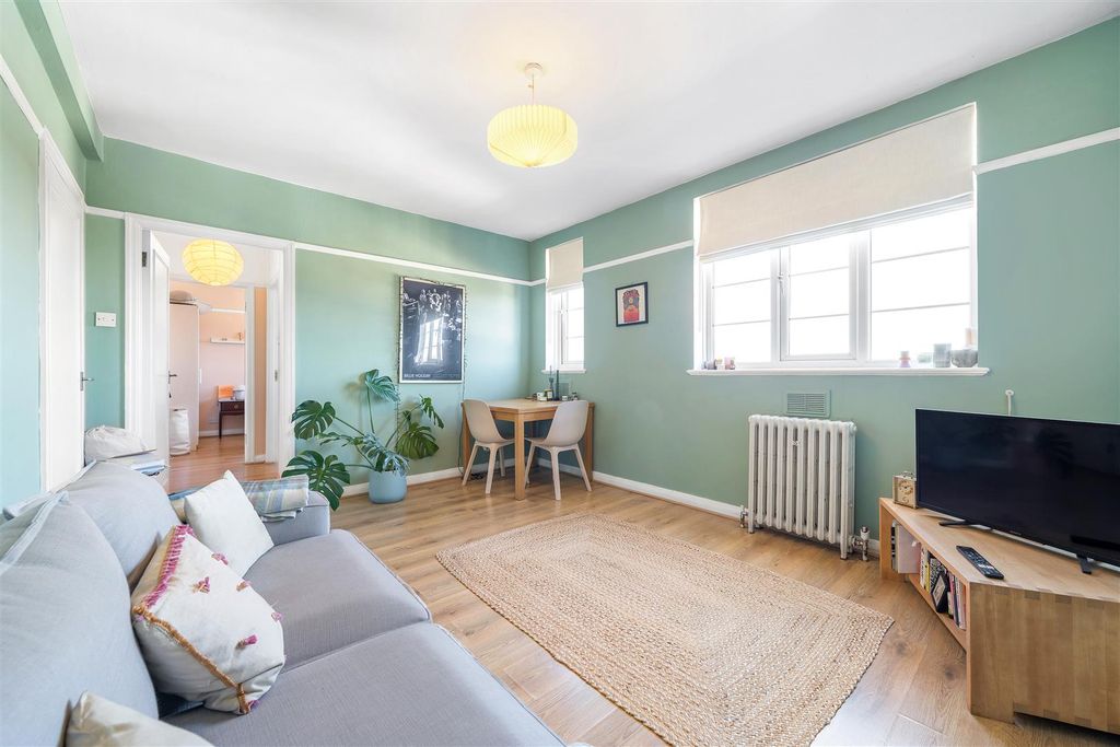 Property photo 3 of 11 Sherbourne Court-7.Jpg