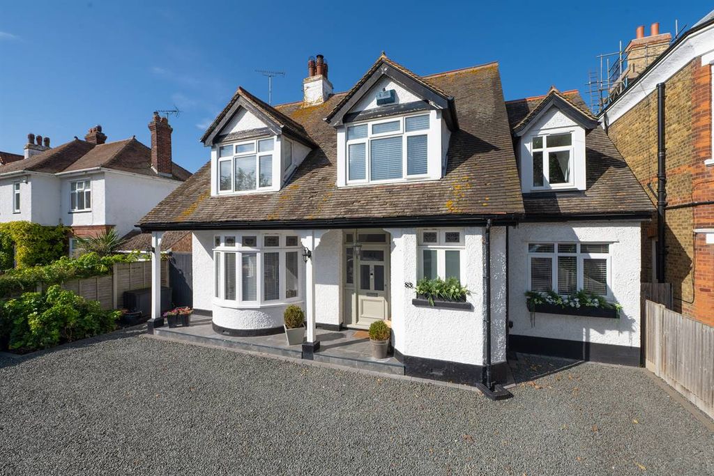 Property photo 1 of 31