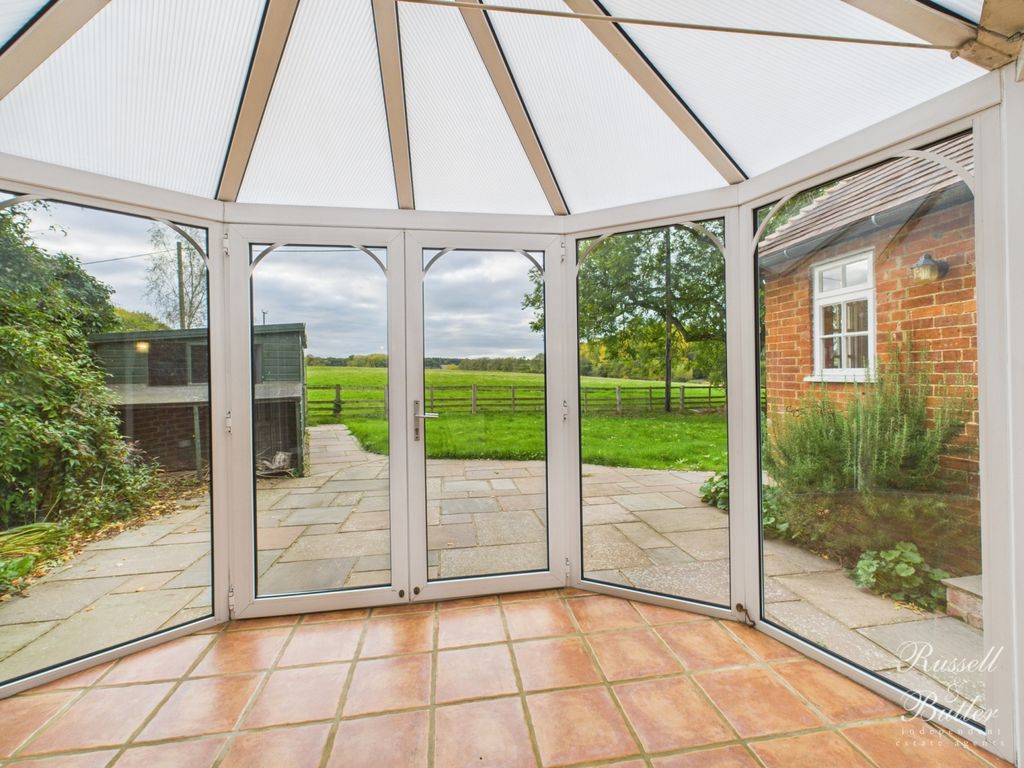 Property photo 3 of 22 Cam02127G0-Pr0350-Still016