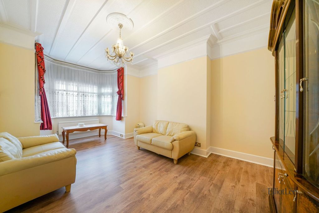 Property photo 2 of 18