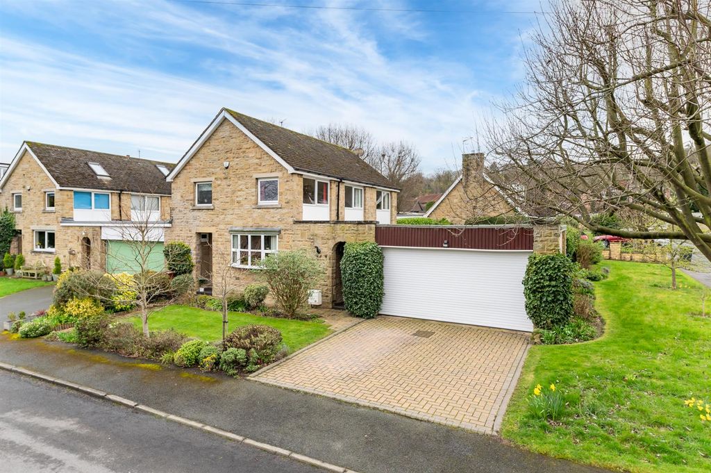 Property photo 1 of 34 Park Way