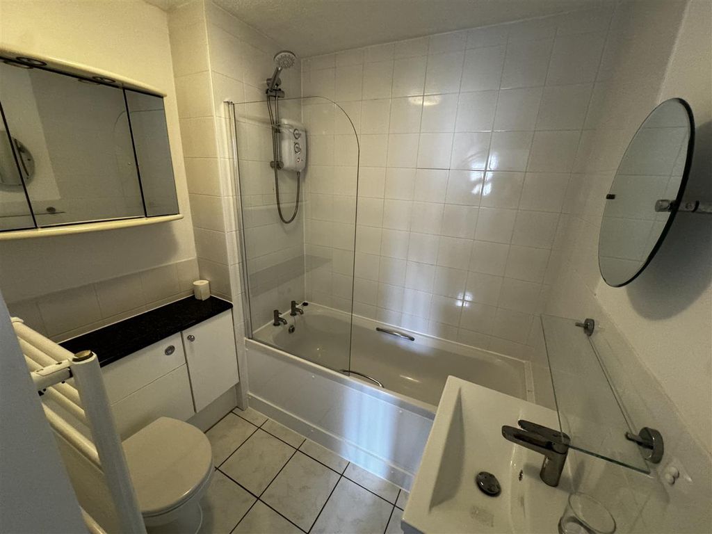 Property photo 2 of 8 Bathroom 1 .Jpeg