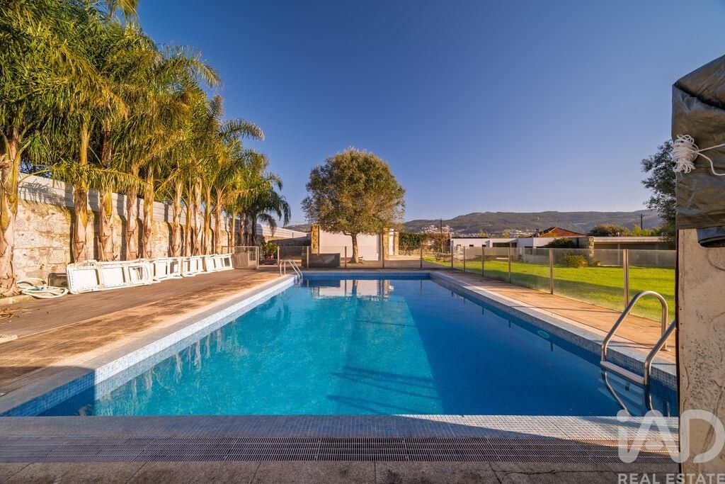 Property photo 1 of 31