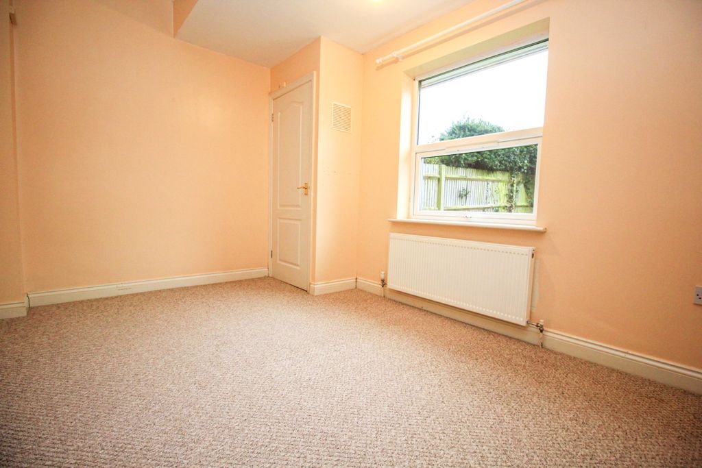 Property photo 3 of 8 1