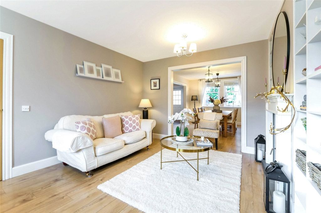 Property photo 3 of 28 Living Room