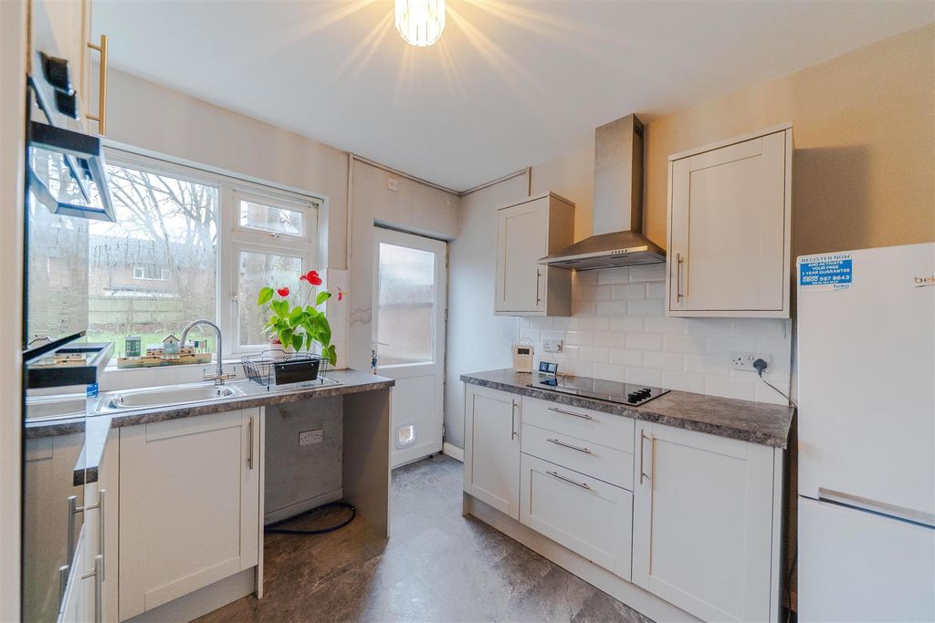 Property photo 3 of 13 Kitchen