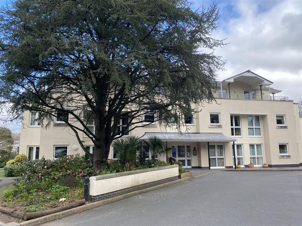 Property photo 1 of 10 Hillside Court