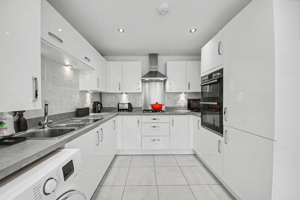 Property photo 2 of 20 Img_8024