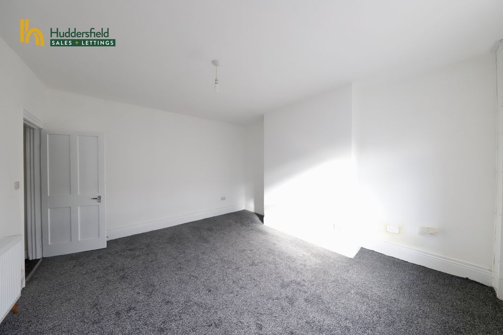 Property photo 1 of 12 Living Room