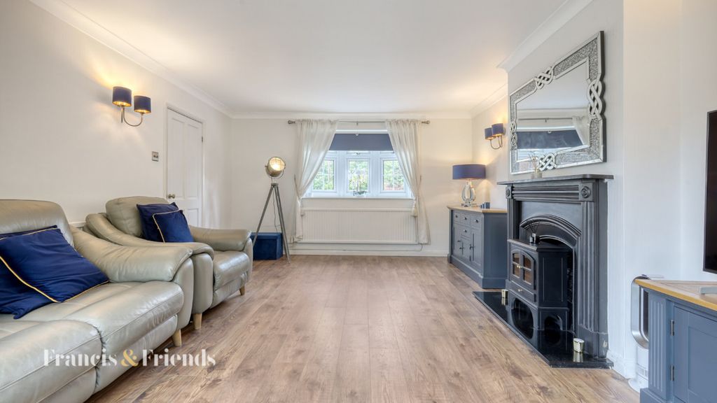 Property photo 3 of 25