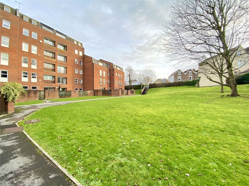 Property photo 1 of 10 Picture No. 11