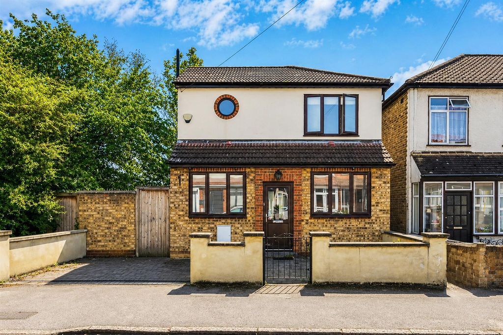 Property photo 1 of 18