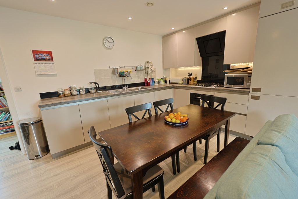 Property photo 1 of 14 4268550