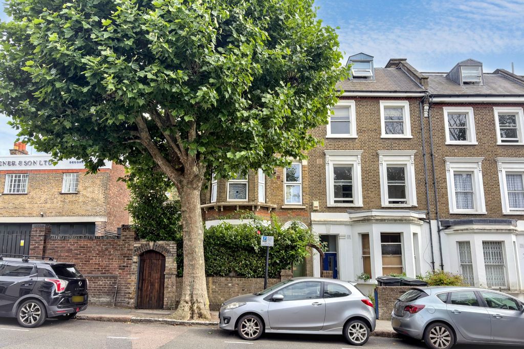 Property photo 1 of 12 184C Iverson Road, West Hampstead, London Nw6 2Hl
