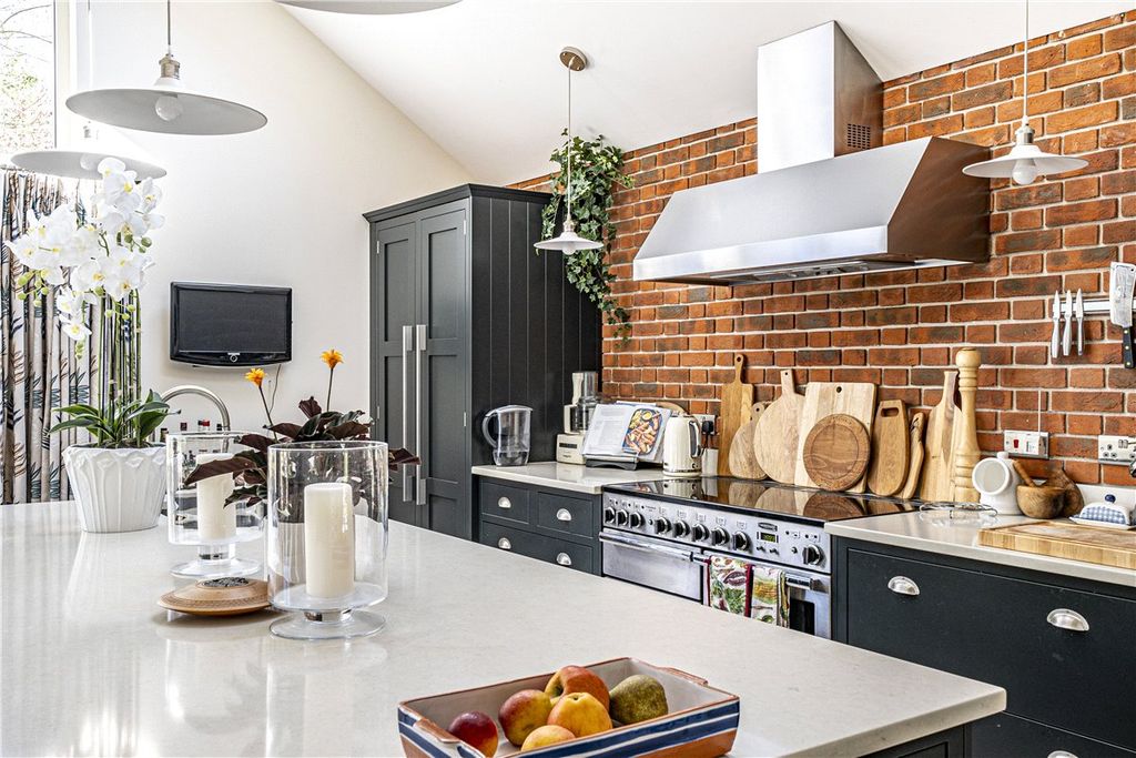 Property photo 3 of 15 Kitchen