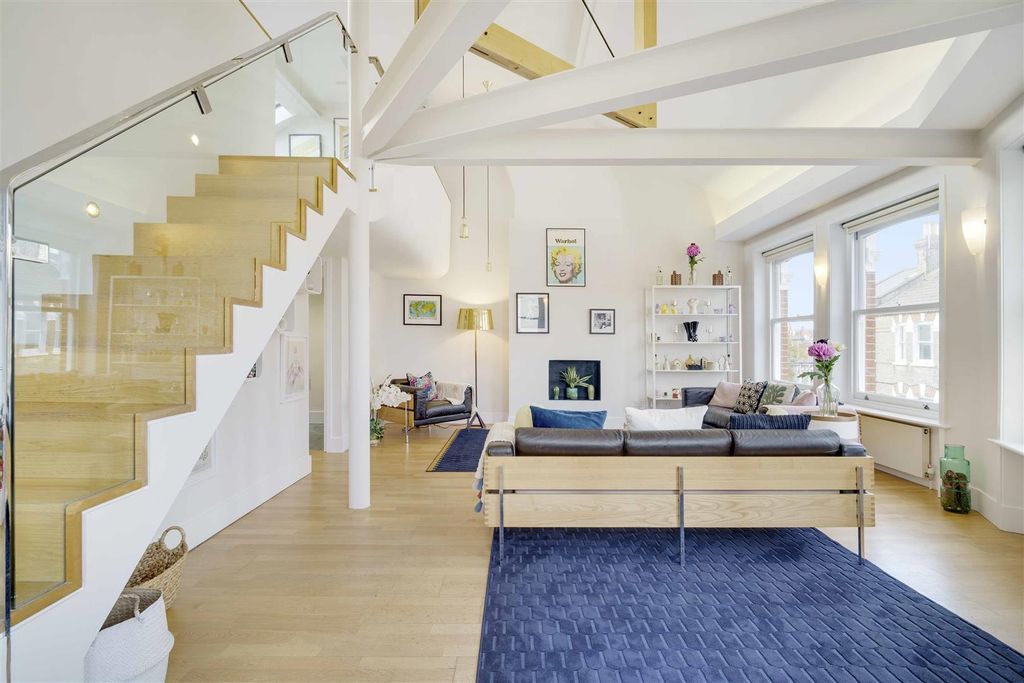 Property photo 2 of 17