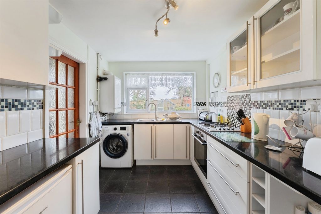 Property photo 3 of 16