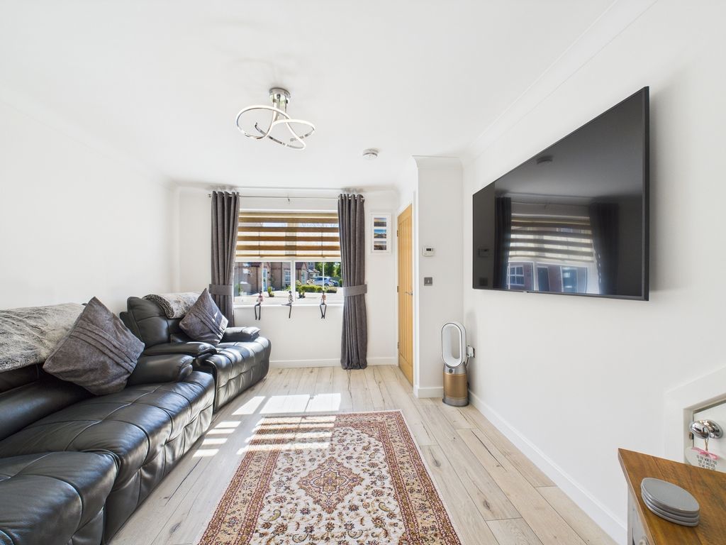 Property photo 2 of 33