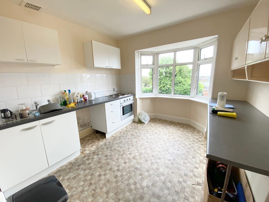 Property photo 2 of 6 Kitchen 2