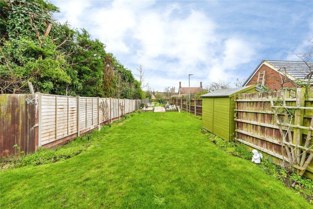 Property photo 2 of 36 Garden