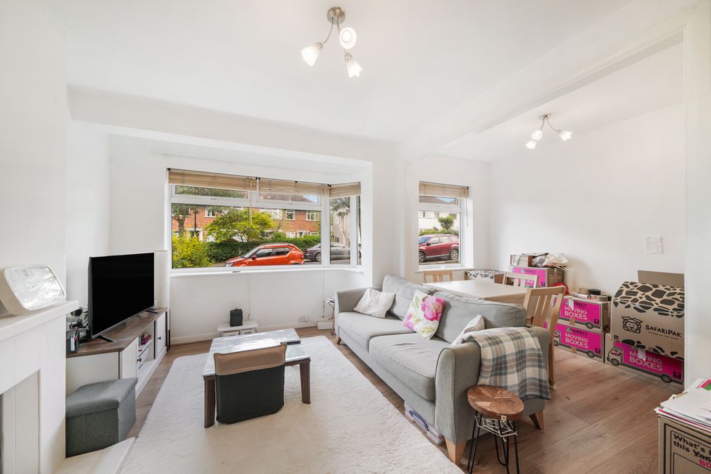 Property photo 2 of 18