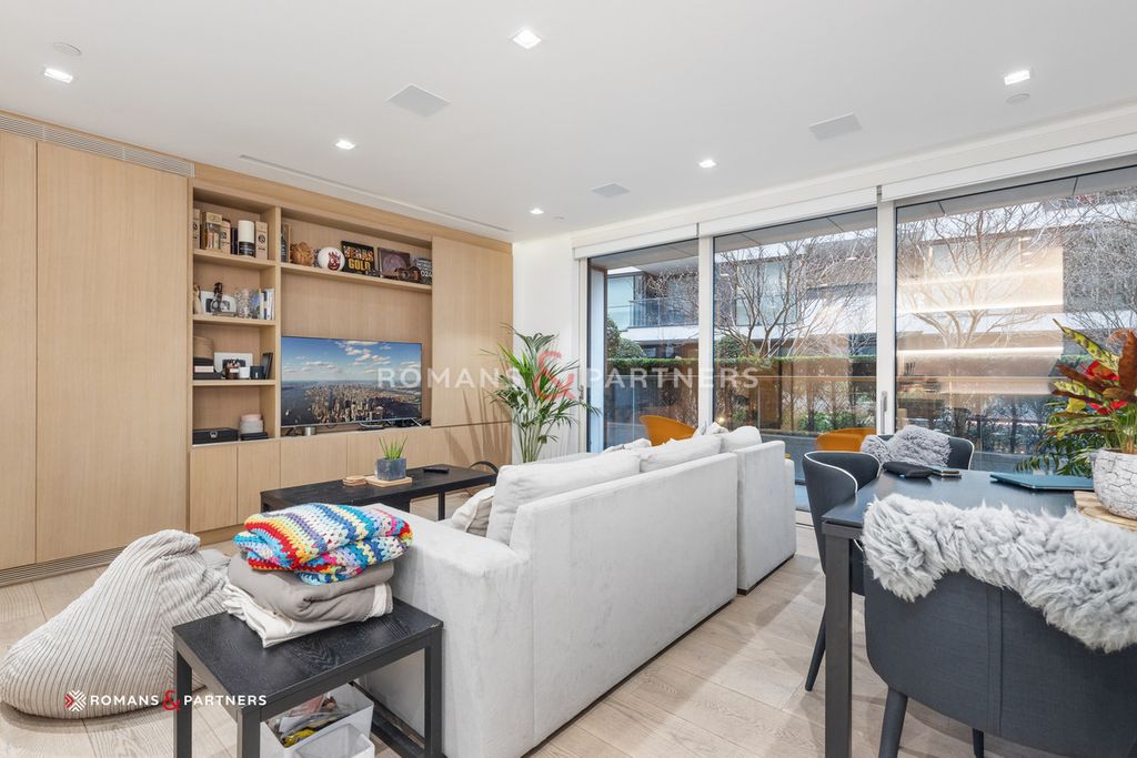 Property photo 3 of 23